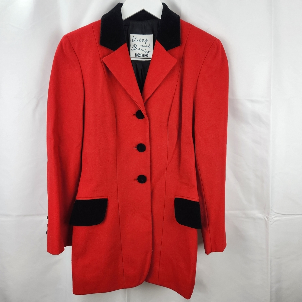 Moschino Cheap and Chic vintage blazer size US 6
Actually like size 2/4